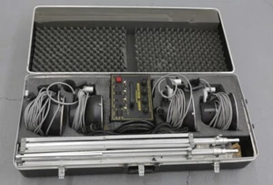 Novatron 1000 VR 4-Head Flash Strobe Light Kit - Picture 1 of 9