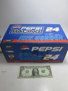 NUEVO - 1999 Revell | Jeff Gordon #24 Pepsi Racing 1:24 Monte Carlo Carlo Car - Nascar - Imagen 1 de 5