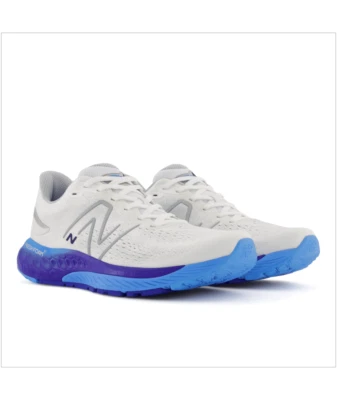 Zapato para correr New Balance 880V12 para hombre, blanco/azul infinito (múltiples anchos) Foto 1 de 4
