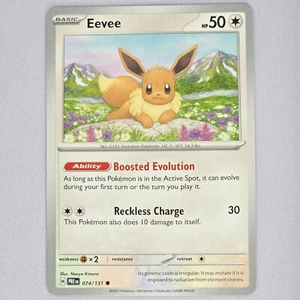 Tarjeta Pokémon Eevee 074/131 Evoluciones Prismáticas Regular Común Juego de Cartas Coleccionables Inglés Casi Nueva - Imagen 1 de 2