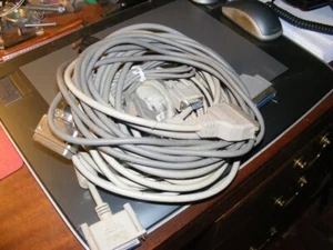 Menge RS232 und Centronics Kabel, teilweise neu. - Bild 1 von 1