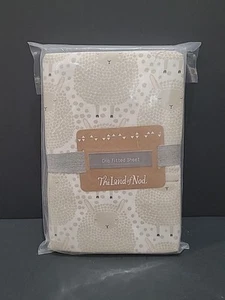 Land of Nod Sheep Farm Animal Pattern Crib Fitted Sheet NEW - Picture 1 of 3