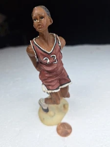 Afroamerikanische Dame Basketballspieler #23 Sport Figur 6" HMM9 - Bild 1 von 7