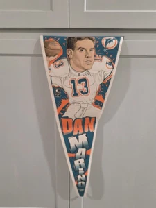 Vintage NFL Dan Marino #360 Miami Dolphin Pennant 30 x 12 WinCraft Made in USA - Foto 1 di 7