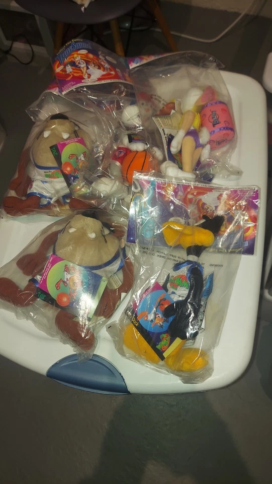 Винтажный McDonalds Space Jam Tune Squad 1996 Плюшевый Лот из 5 Комплектов НЕРАСПЕЧАТАННЫЙ - Изображение 1 из 1