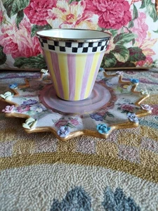 Mackenzie-Childs rosa und gelb gestreifter Emaille Topf mit höfischen Karos - Bild 1 von 20