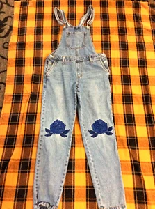 Damen Gr. 2 Taille 25" Denim Overall Jeans Distressed Forever 21 Rosen Patches - Bild 1 von 8