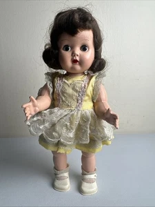 Debbie Storybook Muffie’s Big Sister Doll Walker de colección de 1955 con traje - Imagen 1 de 18