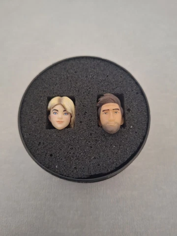 Spider-Man Marvel Legends Spider-Gwen & Peter B. Parker  CUSTOM HEADS Cover
