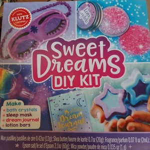 Sweet Dreams DIY Kit (Hardback Book) Sleep Mask Bath Crystals & More Brand NEW - Foto 1 di 10