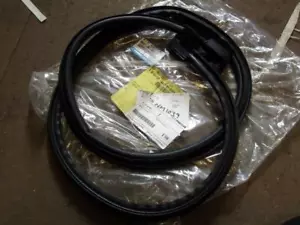 Hardtop rear rubber seal genuine Mazda MX-5 1989-2005 hard top NA01R189XB - Picture 1 of 2
