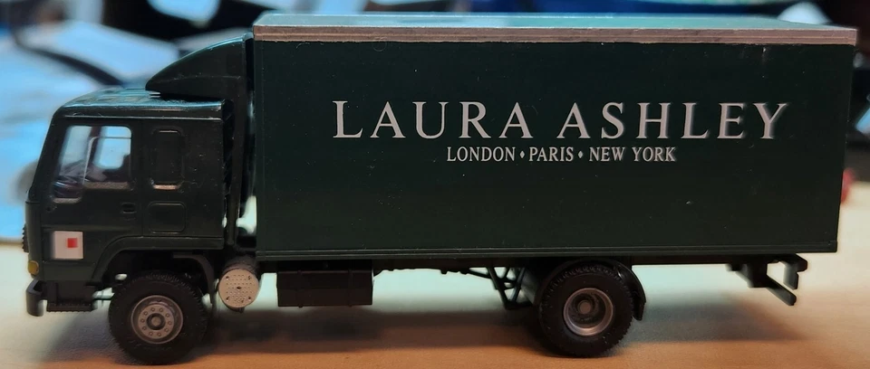 Roco miniatur modell 1583 Volvo FL1 "Laura Ashley" Delivery Truck Box 1:87 Scale - Image 1 of 1