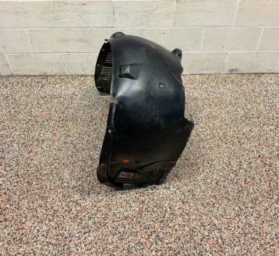 AUDI R8 V10 GT 2012 OEM revestimiento guardabarros trasero del conductor  Foto 1 de 4