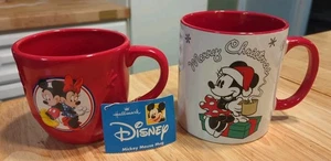 2 Disney Tassen Mickey & Minnie rot erhaben Muster Tasse & Mickey Weihnachten 2022  - Bild 1 von 13