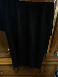 SCHWARZER LANGER SCHAL MIT FRANSENBORDÜRE, NEU WIRKLICH SCHÖN WEICH - Bild 1 von 4