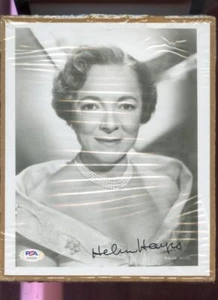 Helen Hayes Photo AUTO SIGNED Autograph Autographed PSA PSA/DNA COA 8x10 - Picture 1 of 2