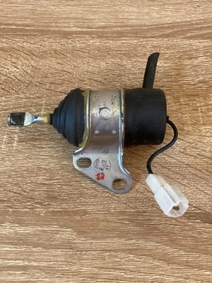 KUBOTA Stop Magnet For Super Mini - Like New 16851-60014 052600-4531 12V Denso - Image 1 of 4