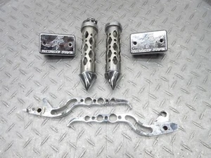 2006 01-07 Suzuki Hayabusa GSX1300 Left Right Lever Grip Master Cylinder Cover - Picture 1 of 13