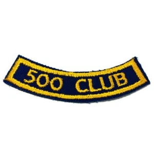 500 Club Crescent Curve Aufnäher Bowling Award blau und gold 3 1/4" x 5/8" - Bild 1 von 4