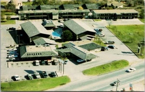 Graham TX Gateway Inn Aerial View Autos Near Possum Kingdom postcard JP13 - Picture 1 of 2