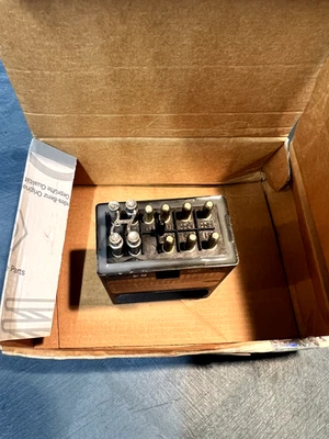 1986 1987 MERCEDES BENZ 190D DIESEL IDLE SPEED CONTROL RELAY 005 545 4732 OEM - Image 1 of 2