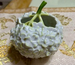 Vaso ortensia Royal Copenhagen bianco verde grappolo di fiori - Foto 1 di 7