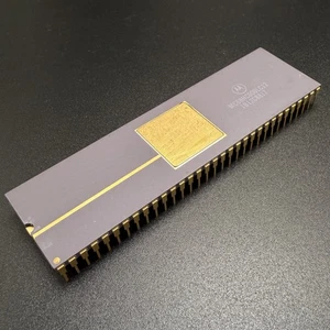 Motorola MC68HC000LC12 Processor DIP64 12MHz HCMOS MC68000 32Bit CISC CPU - Picture 1 of 3