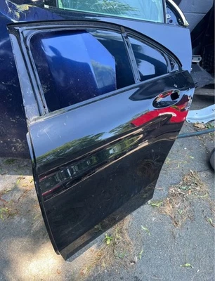 Puerta trasera lado conductor mercedes-benz c43 amg w205 2015-2021 sedán Foto 1 de 4