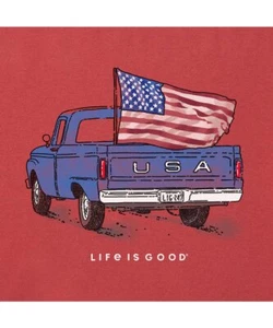 Nuevo con etiquetas camiseta trituradora roja SS SS para hombre Life Is Good Flag - Imagen 1 de 3