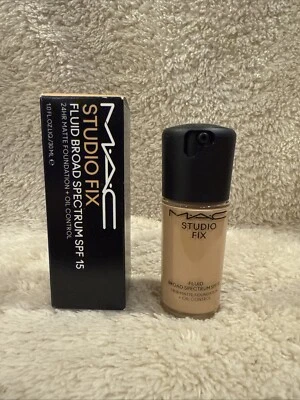MAC Studio Fix Fluid Foundation NC25 1 oz 30 ml BNIB SPF 15 Matte Foundation - Image 1 of 3