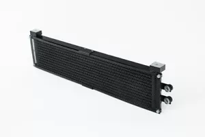 CSF For 8220 BMW F8X M3/M4/M2C Engine Oil Cooler With Rock Guard - Picture 1 of 6