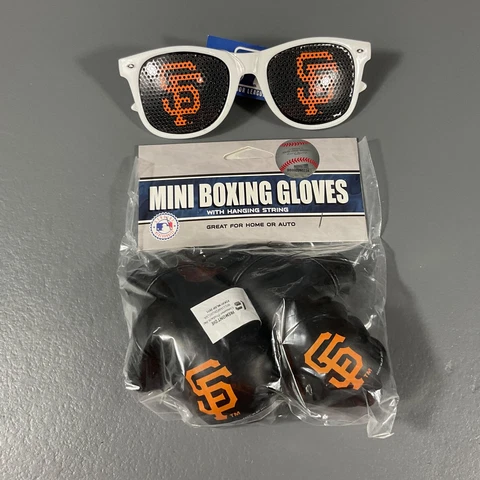 San Francisco Giants Sunglasses Shades, Boxing Gloves MLB Ultimate Fan Gift Lot Cover