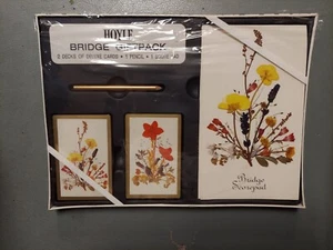 VINTAGE HOYLE BRIDGE GIFT PACK CARDS PENCIL SCOREPAD FLOWERS - Picture 1 of 2