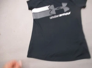 Under Armour HEAT GEAR Size M Girl Black Crew Neck Short Sleeve Athletic Top 774 - Picture 1 of 7