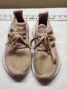 Adidas Swift Run Damengröße 6,5 beige/gold AC8538 Laufschuhe - Bild 1 von 8