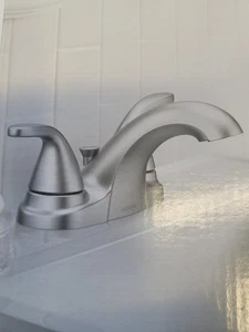 Rubinetto bagno due maniglie Moen Adler Spot Resist nichel spazzolato 84603SRN - Foto 1 di 4