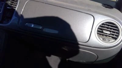 BEETLE    2013 Glove Box 356598 - Image 1 of 4