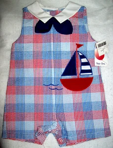 JUNGE 12 M: NEU MIT ETIKETT ~PETIT AMI~ SEERSUCKER Maritim-Applikation Segelboot Strampler - Bild 1 von 3