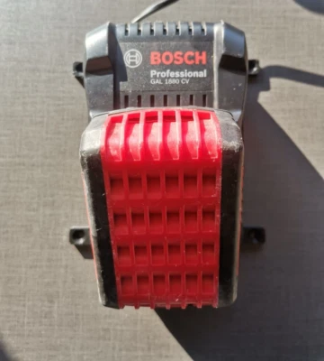 Wandhalterung für Bosch GAL 1880 CV Akku Ladegerät, Wand Halter - Profi Qualität