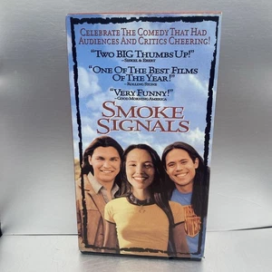 Smoke Signals [VHS] (1999) Starring Irene Bedard, Adam Beach, Evan Adams - Imagen 1 de 4