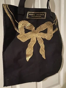 Beautiful MARC JACOBS FRAGRANCE BLACK TOTE- CANVAS BAG W GOLD BOW- TRAVEL -NEW! - Picture 1 of 5