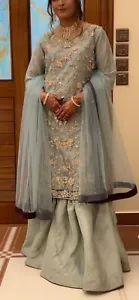 Designer Pakistani wedding dress bridesmaids Indian Baraat Outfit Walima bridal - Picture 1 of 10