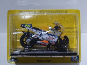 1:22 Scale 2001 Honda NSR 500cc Valentino Rossi by Protar - Picture 1 of 3