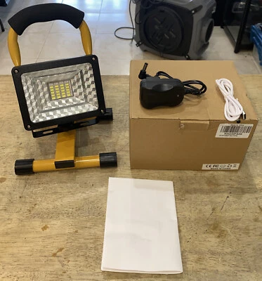 Work Light Portable, 2 Brightness Levels + Red/Blue Blinking Light, Flexible - Image 1 of 4