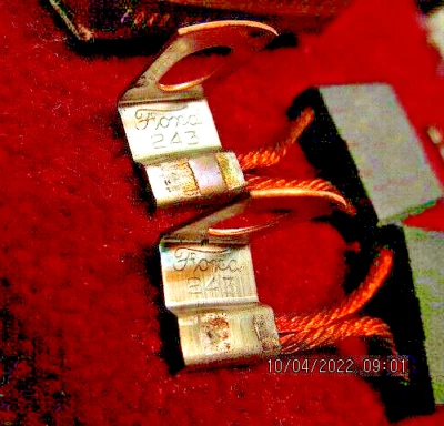 NUEVO DE LOTE ORIGINAL FoMoCo "FORD Script" JUEGO DE CEPILLOS GENERADOR DE MERCURIO LINCOLN B4A-10043-A Foto 1 de 4