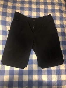 Schwarze Cargoshorts  - Bild 1 von 3