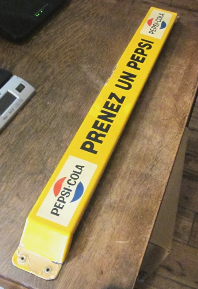 vintage PEPSI COLA Porcelain Door Push French Canadian Prenez Un Pepsi MERCI - Image 1 of 4