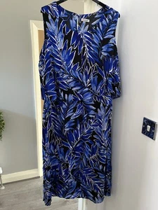 Lovely Ladies Blue Patterned Dress By Damart In Size 18. VGC - Picture 1 of 2