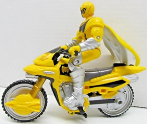 2005 YELLOW POWER RANGER & MOTORCYCLE ~ TM & BVS Bandai Action Figures (#2085) - Picture 1 of 16