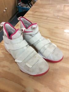 12-03-2007 Nike Lebron Soldier XI 11 Shoes EP Breast Cancer Think Pink Size 12